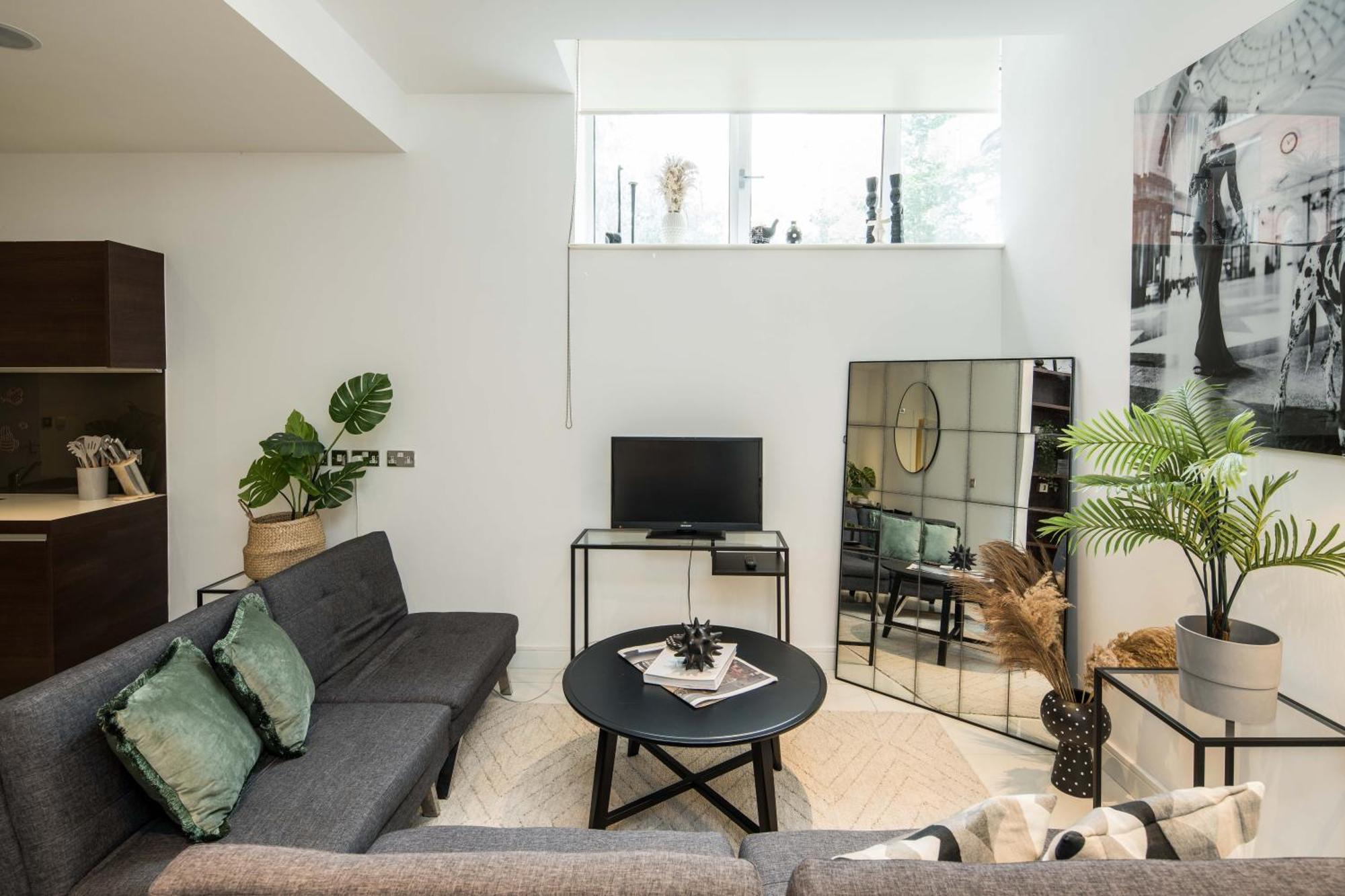 Al Central-Soho-Chinatown-Coventgarden-Cozy-Onebed Apartment Лондон Екстериор снимка