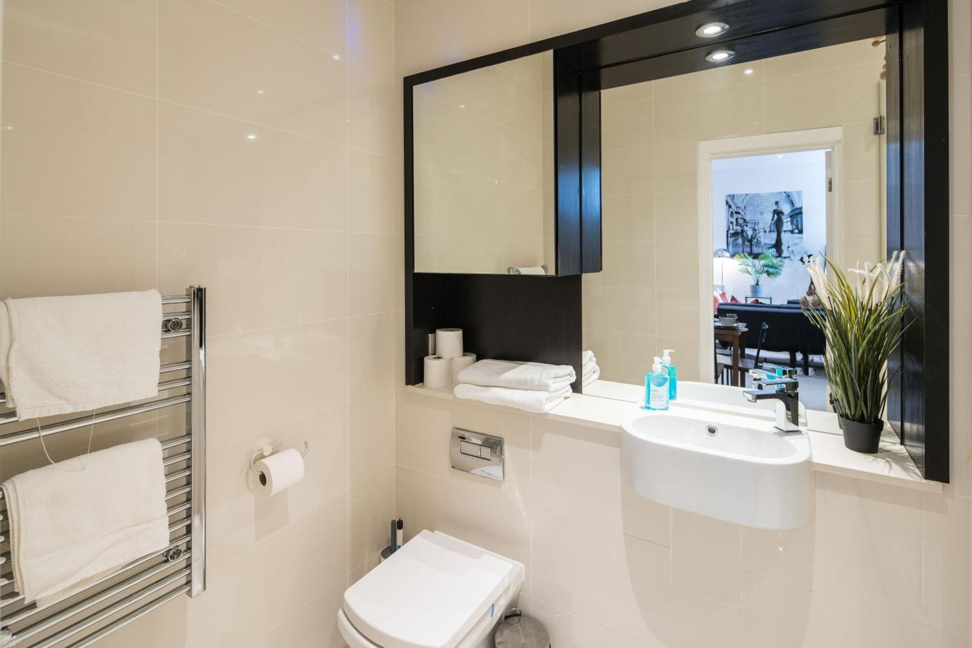 Al Central-Soho-Chinatown-Coventgarden-Cozy-Onebed Apartment Лондон Екстериор снимка
