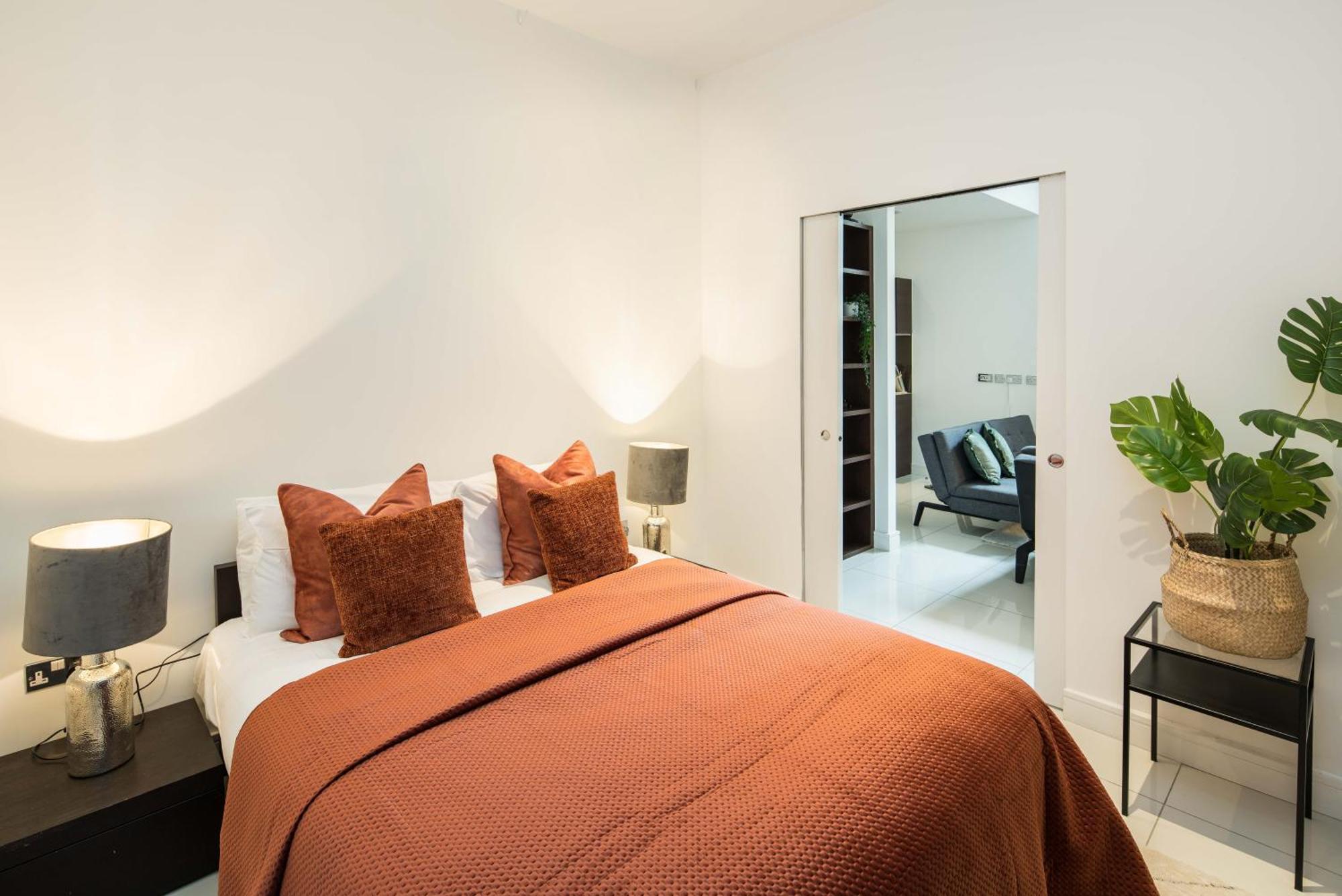 Al Central-Soho-Chinatown-Coventgarden-Cozy-Onebed Apartment Лондон Екстериор снимка